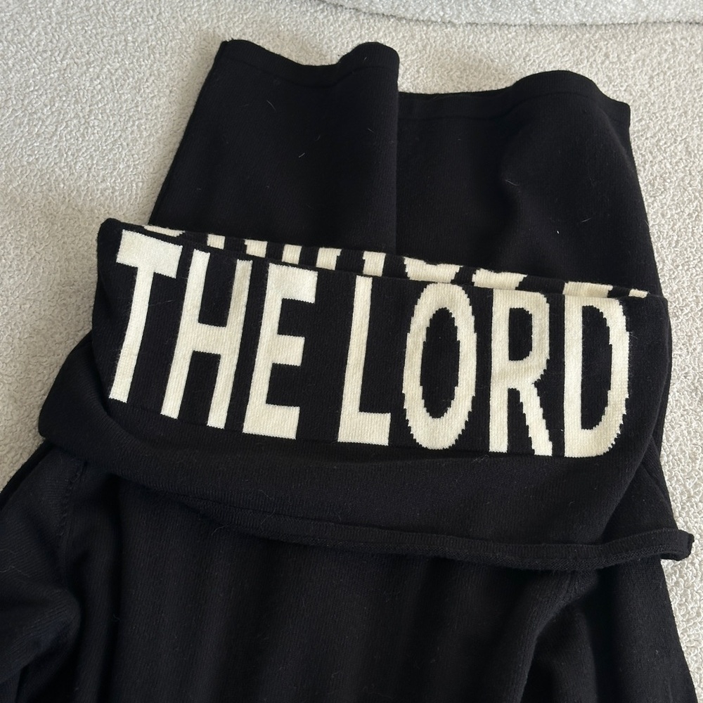 The Lord is Coming sweater dress, off shoulder - Picture 2 of 5